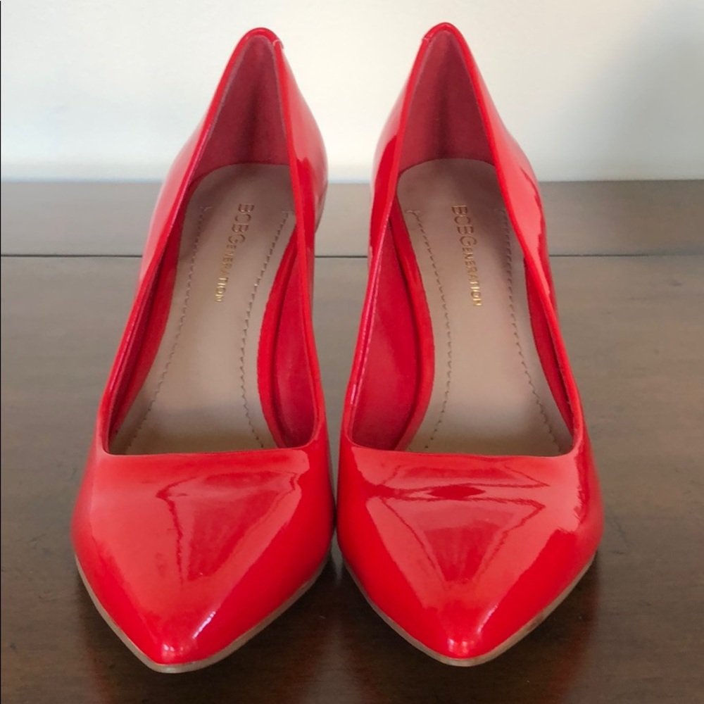 BCBGeneration NWOT red, pointed-toe glossy pump